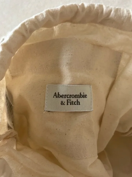 Abercrombie & Fitch NWOT Cream Macramé Drawstring Bag - Picture 3 of 5
